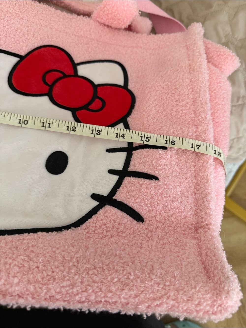 Sanrio large Pink Sherpa Plush Tote Bag with Hello Kitty Motif - Picture 7 of 10